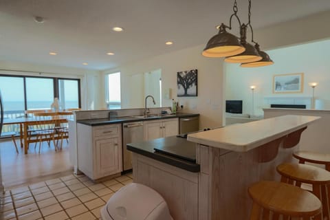 House, Multiple Beds, Balcony, Ocean View | Private kitchen | Coffee/tea maker