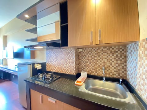 Fridge, stovetop, cookware/dishes/utensils