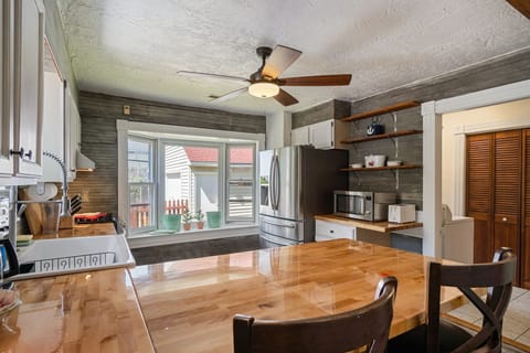 Cottage, 4 Bedrooms | Private kitchen | Fridge, oven, coffee/tea maker, toaster