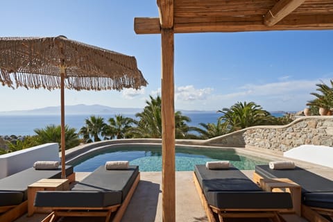 In-room safe, soundproofing, iron/ironing board, free WiFi