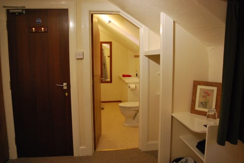 Double Room (Upstairs Room) | Bed sheets