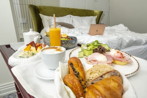 Daily buffet breakfast (EUR 18 per person)