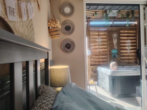 Traditional Room | Free WiFi