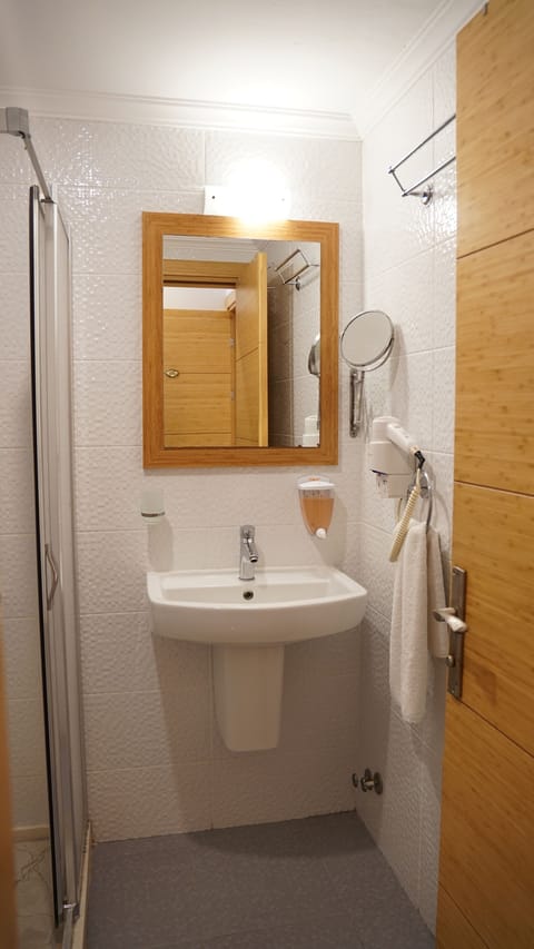 Standard Twin Room, 2 Twin Beds, Pool View | Bathroom | Shower, rainfall showerhead, hair dryer, slippers