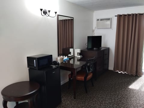 Deluxe Double Room | Desk, free WiFi, bed sheets