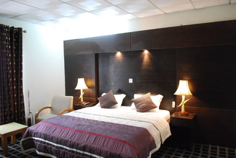 1 bedroom, desk, free WiFi, bed sheets