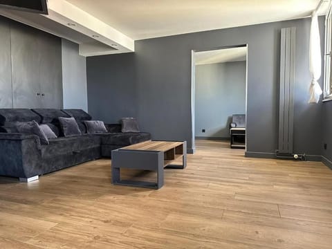 Family Room, Multiple Beds | Premium bedding, in-room safe, laptop workspace, iron/ironing board