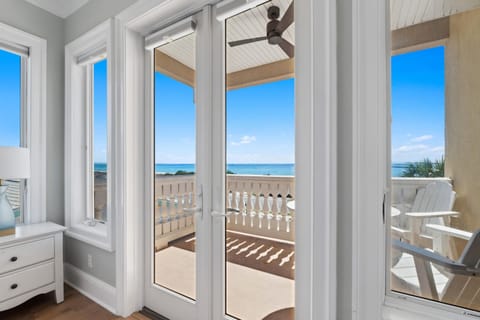 House, 5 Bedrooms, Private Pool | Balcony