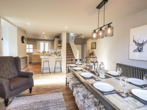 Cottage | 4 bedrooms, individually decorated, individually furnished, free WiFi