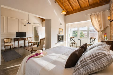 Junior Suite | Premium bedding, minibar (some free items), in-room safe, desk