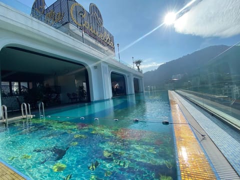 Outdoor pool, open 8:00 AM to 6:00 PM, sun loungers, lifeguards on site