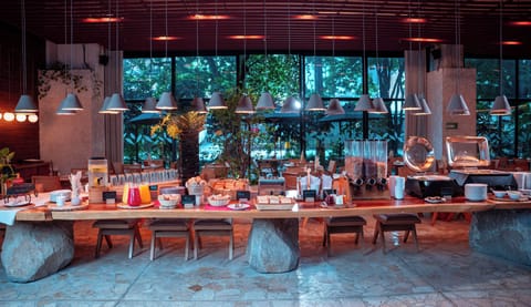 Daily buffet breakfast for a fee