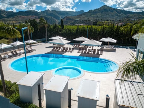 Seasonal outdoor pool