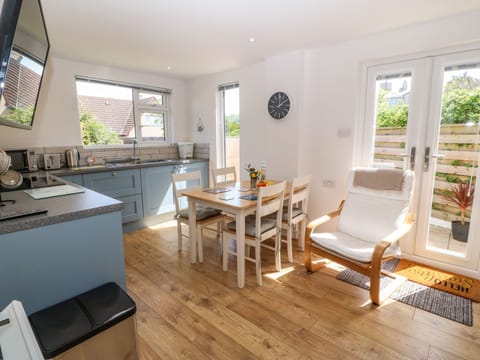 Fridge, electric kettle, toaster, cookware/dishes/utensils