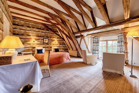 Pavillon Classic Room | Premium bedding, individually decorated, desk, soundproofing