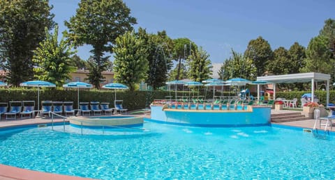 Seasonal outdoor pool, pool umbrellas, sun loungers
