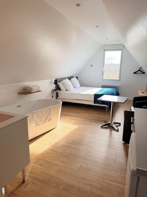 Superior Double Room, 1 Queen Bed | Premium bedding, memory foam beds, laptop workspace, blackout drapes