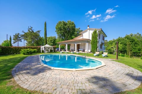 Family Villa, 4 Bedrooms, 2 Bathrooms, Mountainside (Villa Cerbaie) | Pool | Seasonal outdoor pool