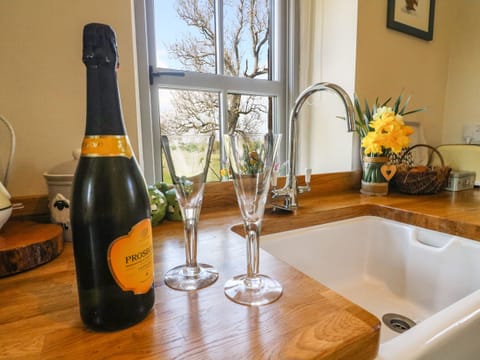 Cottage | Food and drink