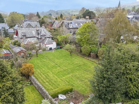 Cottage | Property grounds