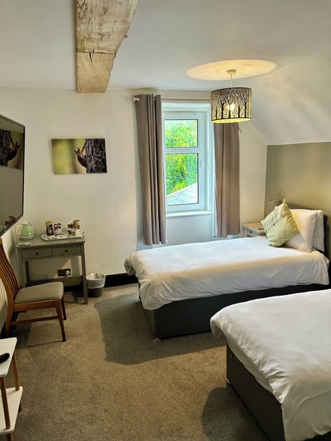 Premium Twin Room | Free WiFi, bed sheets