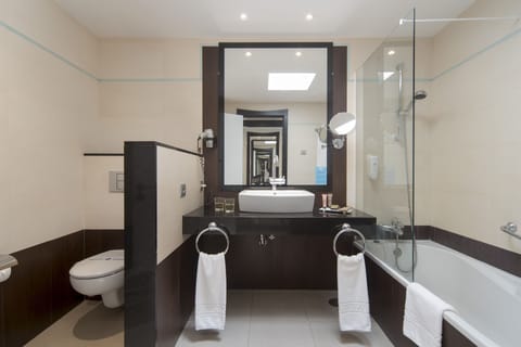 Standard Room, Partial Sea View (3 Adults) | Bathroom | Free toiletries, hair dryer, towels