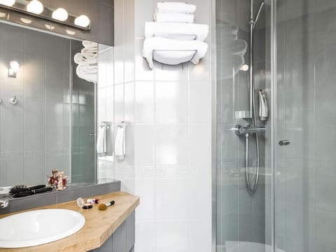 Premium bedding, pillowtop beds, individually furnished, desk