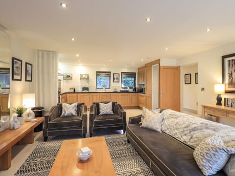 Cottage | Living area