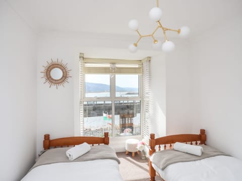 Cottage | 3 bedrooms, individually decorated, individually furnished, free WiFi