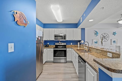 Deluxe Condo, 3 Bedrooms, Balcony, Oceanfront (1202) | Private kitchen | Fridge, microwave, oven, stovetop