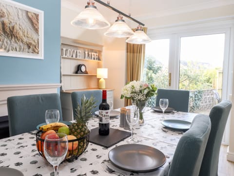 Cottage | Private kitchen | Fridge, microwave, dishwasher, electric kettle