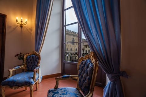 Suite (K4) | Minibar, individually decorated, individually furnished, desk