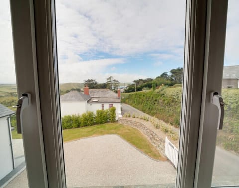 Cottage | 5 bedrooms, individually decorated, individually furnished, free WiFi