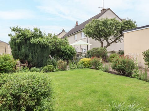 Cottage | Property grounds