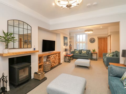 Cottage | Interior