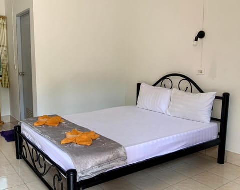 Superior Double Room (Fan) | Free WiFi