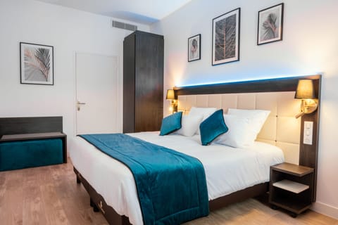 Superior Double Room | Premium bedding, in-room safe, desk, laptop workspace