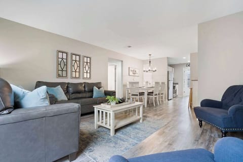 Condo, Multiple Beds, Balcony, Garden View (Rockwall Lodge) | Living area | 42-inch flat-screen TV with digital channels