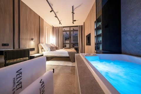 Premium Double Room | Minibar, in-room safe, individually decorated, individually furnished