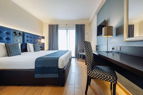 Executive Double or Twin Room, Partial Sea View | In-room safe, free WiFi, bed sheets, wheelchair access