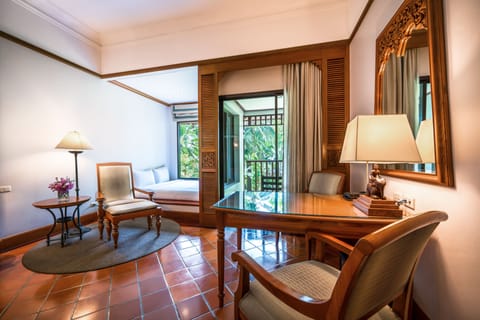 Family Room, 1 King Bed, Garden View (Balcony) | Living area | 37-inch LCD TV with satellite channels, TV, table tennis