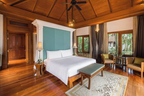 Royal Villa, 2 Bedrooms, Oceanfront | Premium bedding, minibar, in-room safe, desk