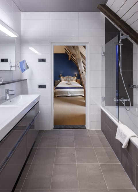 Premium Room | Premium bedding, in-room safe, individually decorated, free WiFi