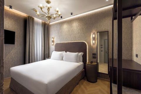 Classic Double Room | Hypo-allergenic bedding available, memory foam beds, minibar