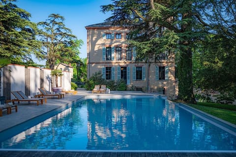 2 indoor pools, outdoor pool