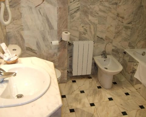 Free toiletries, hair dryer