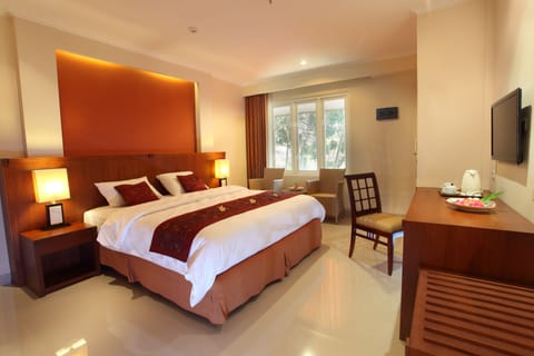Deluxe Room | In-room safe, free WiFi, bed sheets