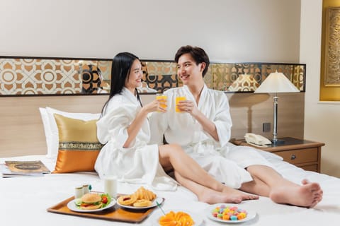 Deluxe Room | In-room safe, desk, blackout drapes, WiFi