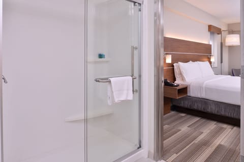 Premium bedding, pillowtop beds, in-room safe, individually decorated