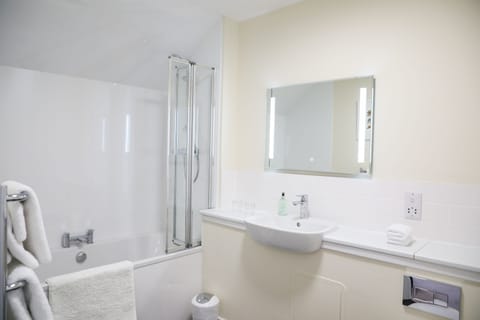Superior Double or Twin Room, Ensuite | Bathroom